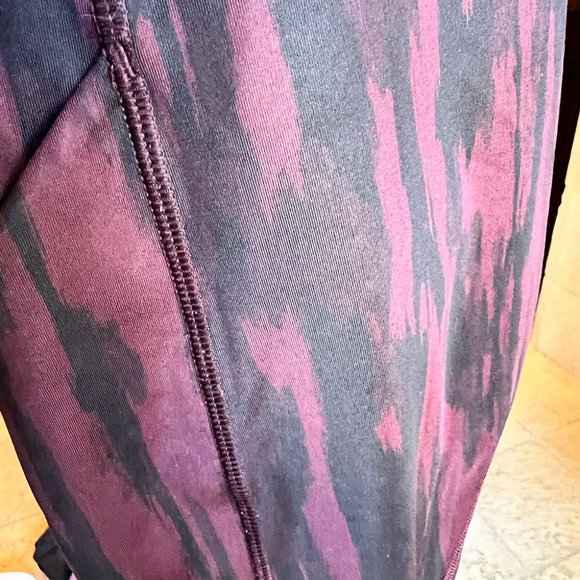 Size 2 Lululemon Leggings - Picture 4 of 4